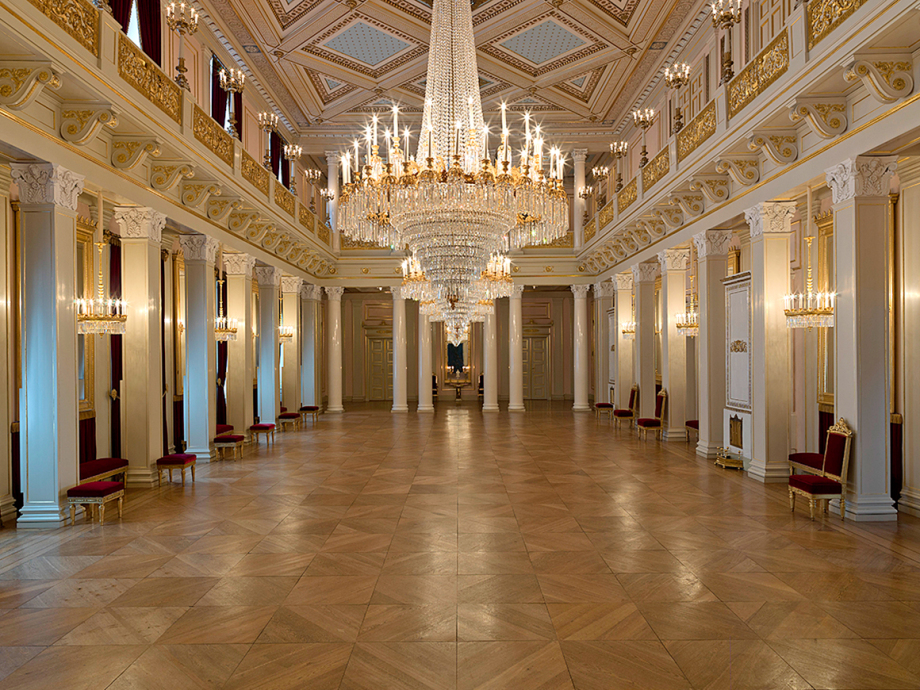 guided tours of the royal palace