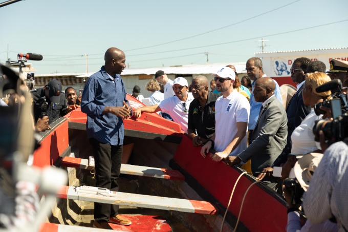 During the visit to Rocky Point fishing village, the Crown Prince learned more about the challenges faced by the fishermen in the village and the measures being implemented through UNDP-supported projects.