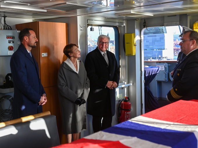 Presentation on board the FGS Berlin. Photo: Simen Løvberg Sund, The Royal Court.