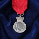 Kongens erindringsmedalje i sølv. Bildet er kun til redaksjonell bruk - ikke for salg. Foto: Øivind Möller Bakken, Det kongelige hoff