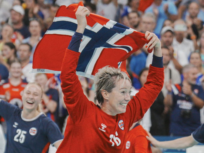 Norway’s goalkeeper Katrine Lunde celebrates olympic gold medals to the Norwegian handball team. Photo: Stian Lysberg Solum / NTB