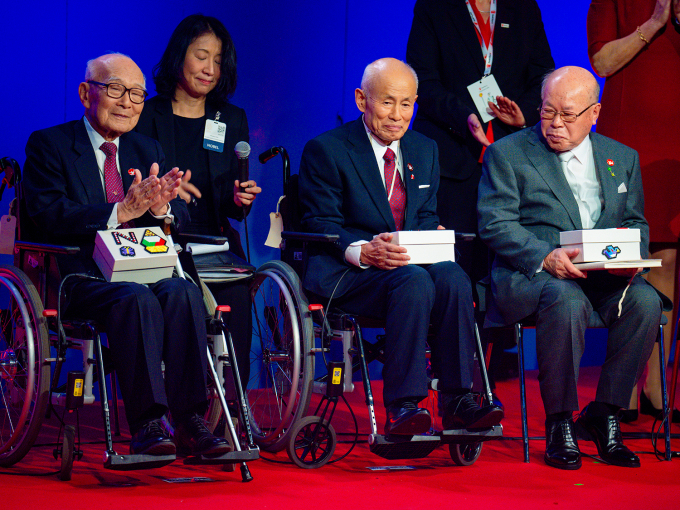 The Peace Prize laureates Terumi Tanaka, Shigemitsu Tanaka and Toshiyuki Mimaki attended the Save the Children Peace Prize Party, where they answered questions from the children. Photo: Stian Lysberg Solum / NTB